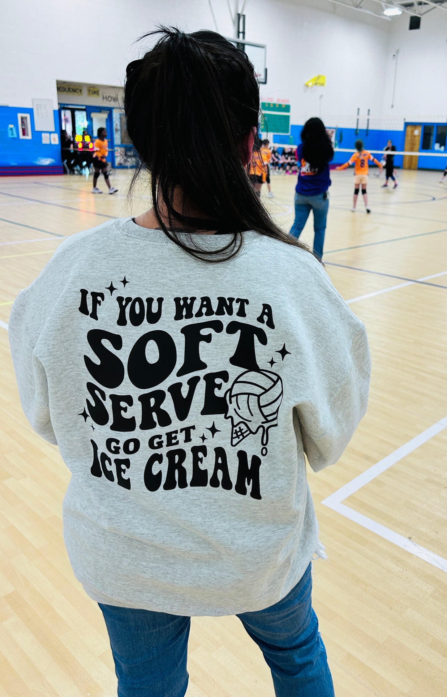 Volleyball Superfan Mom T-Shirt